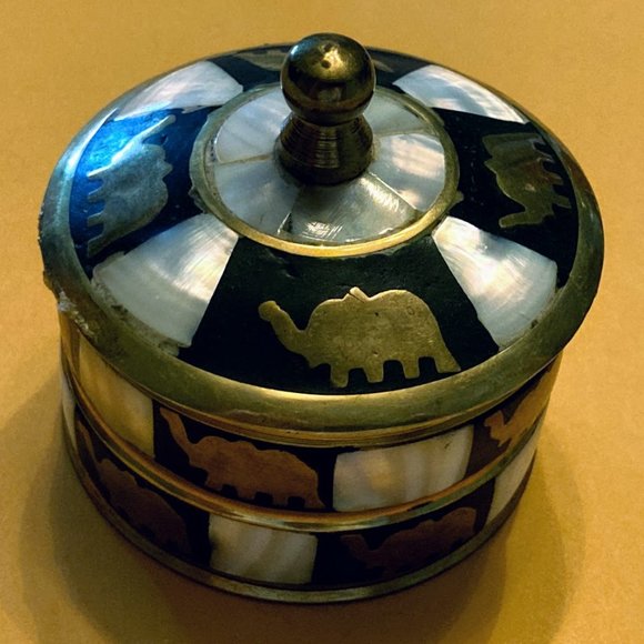 Elephant Trinket Box Mini Storage Jewelry Box Mother of Pearl Round Checkered - Picture 3 of 7